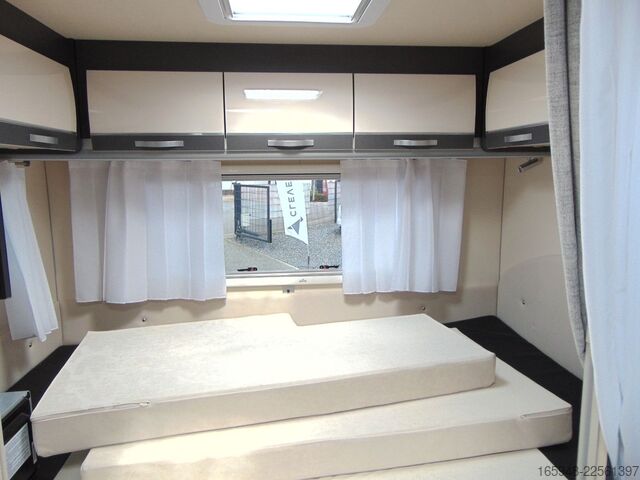 Teilintegriertes Wohnmobil ACROSS 689 CDH Rollstuhllift -barrierefrei AUTOMATIK