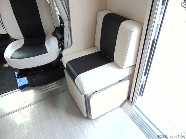 Teilintegriertes Wohnmobil ACROSS 689 CDH Rollstuhllift -barrierefrei AUTOMATIK