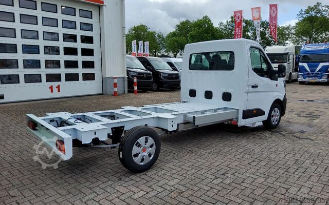 Fahrgestell mit Fahrerhaus Renault Master E-TECH 87 KW FWD EL - 4 TON'S CHASSIS / ...