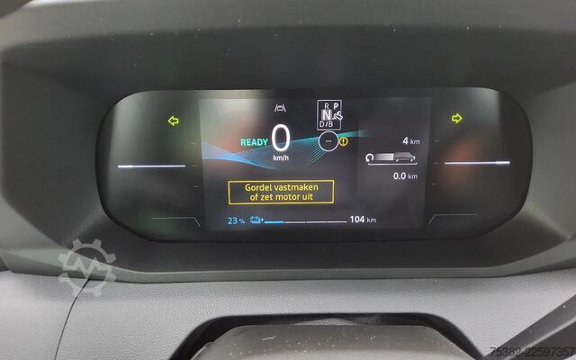 Fahrgestell mit Fahrerhaus Renault Master E-TECH 87 KW FWD EL - 4 TON'S CHASSIS / ...