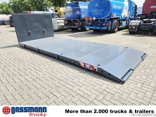 Roll-off container  Abrollplattform 6.000mm, mit abnehmbaren Rungen