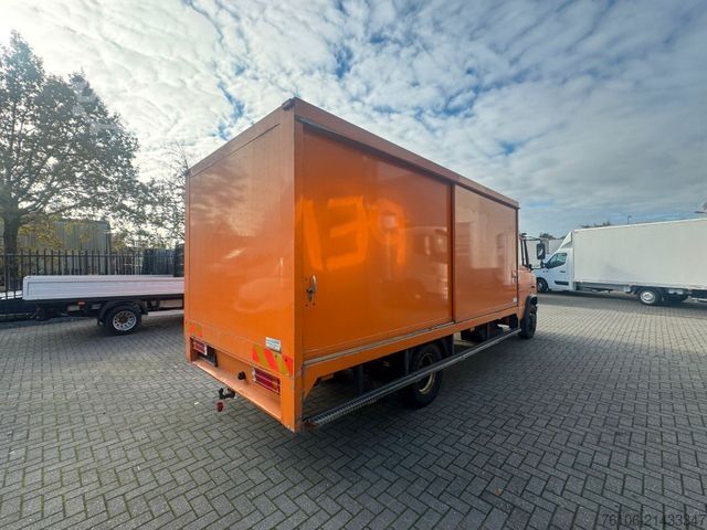 Box truck MERCEDES-BENZ 816 D VARIO Koffer *Ahk*