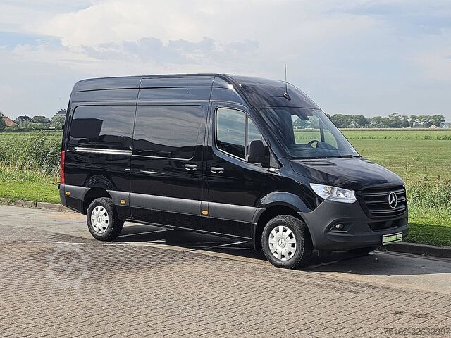 High-roof van MERCEDES-BENZ SPRINTER 317 L2H2 Mbux Navi AC