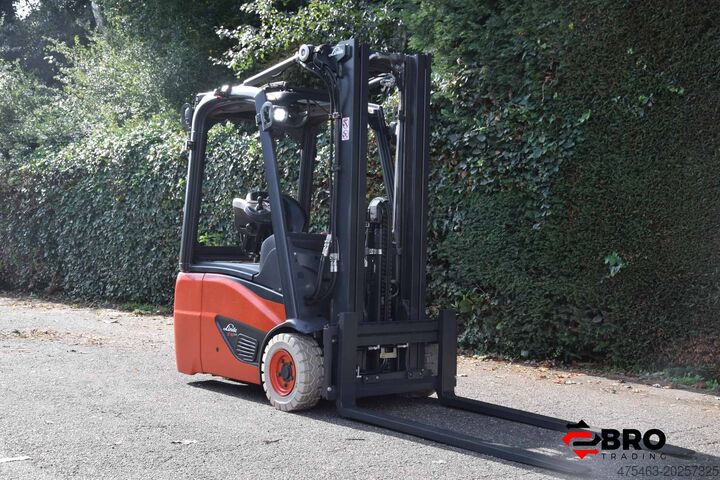 Four-wheel forklift Linde E16C-02 EVO Triplex
