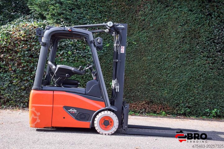 Four-wheel forklift Linde E16C-02 EVO Triplex