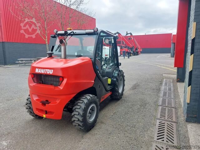 GelÀndestapler Manitou MC 25-4 / Nieuw / Direct leverbaar! / 24 maande...