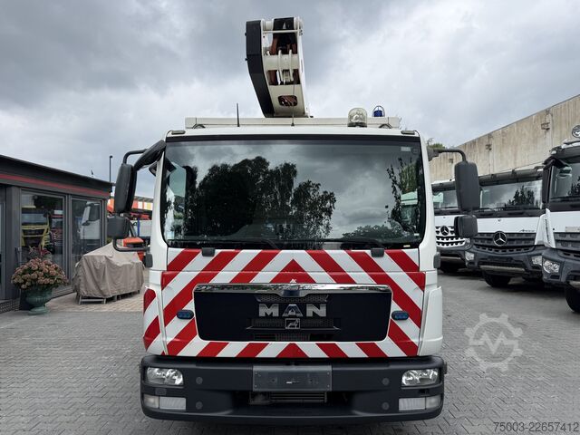 Lkw-Arbeitsbühne MAN TGL 12.180 Koffer mit Ruthmann Versalift 14.90m