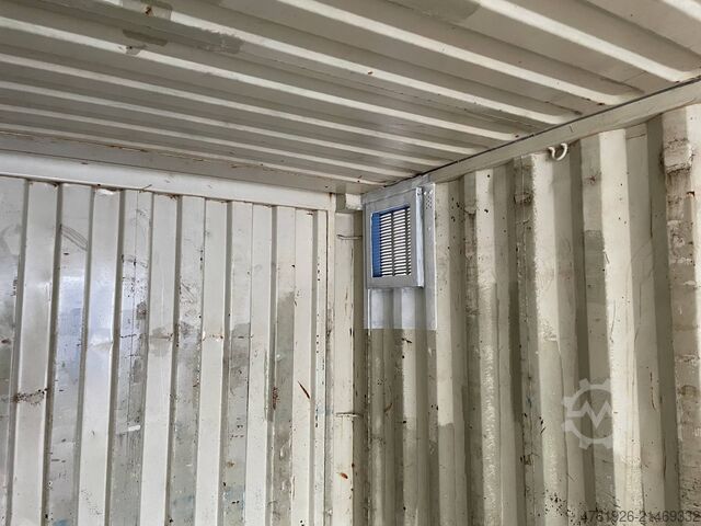 Closed steel container Other 20 Fuß Lagercontainer mit Lüftungsgitter