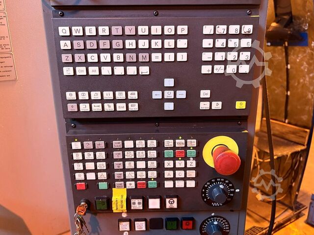 Fünf-Achs-Bearbeitungszentrum CHIRON MILL 800