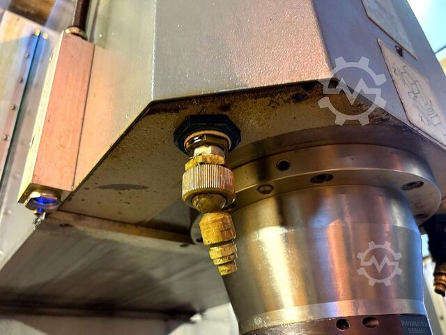 Fünf-Achs-Bearbeitungszentrum CHIRON MILL 800