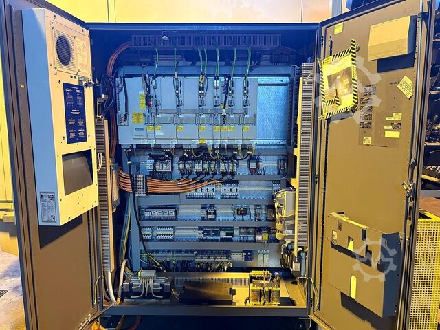 Fünf-Achs-Bearbeitungszentrum CHIRON MILL 800