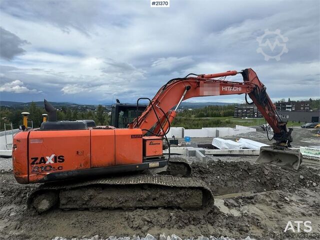 Crawler excavator Hitachi ZX210LC-5B Tracked excavator w/ tilt, bucket and G