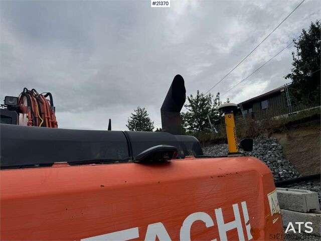 Crawler excavator Hitachi ZX210LC-5B Tracked excavator w/ tilt, bucket and G