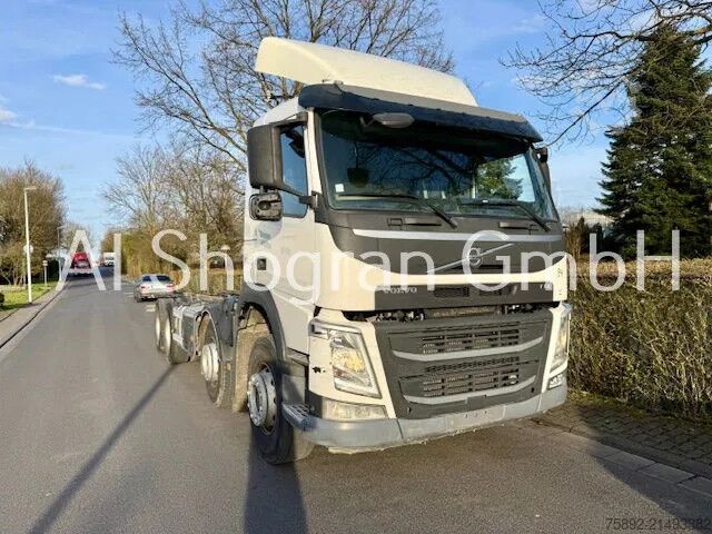 Fahrgestell mit Fahrerhaus Volvo FM 300 / 8x4 / Blatt - Luft / Eu6