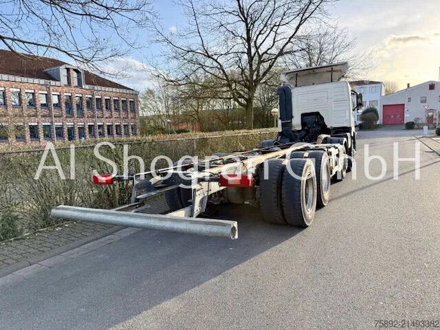Fahrgestell mit Fahrerhaus Volvo FM 300 / 8x4 / Blatt - Luft / Eu6