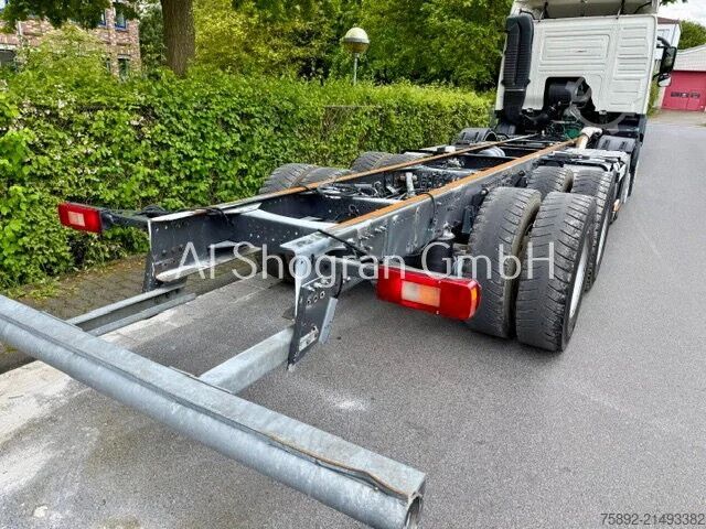 Fahrgestell mit Fahrerhaus Volvo FM 410 / 8x4 / Blatt - Luft / Eu6