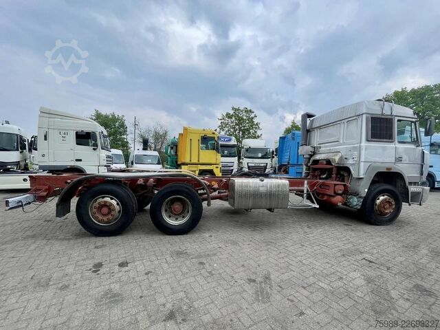 Fahrgestell mit Fahrerhaus Iveco Turbostar 190.36   3 axel
