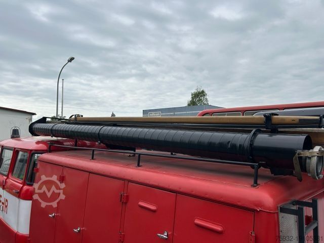 Spezial-LKW  IFA W 50 L  Feuerwehr Löschfahrzeug mit Anhänger