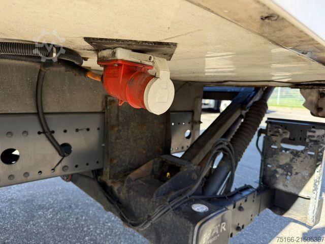 Kühlkoffer-LKW MERCEDES-BENZ ATEGO 1527 L Kühlkoffer 8 m LBW 1,5 T*NL 7 T