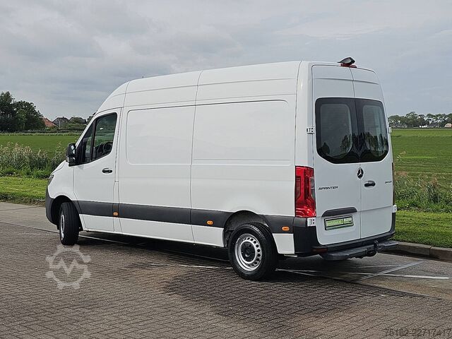 High-roof van MERCEDES-BENZ SPRINTER 314 L2H2 Mbux Trekhaak !