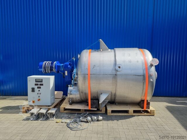 Agitator tank with double jacket