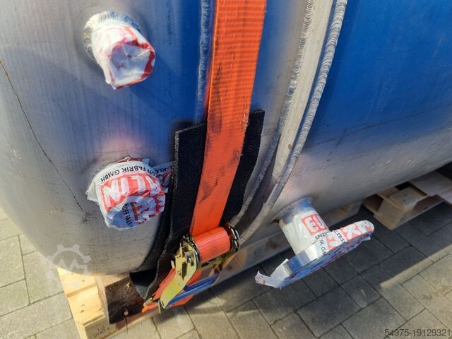 Agitator tank with double jacket