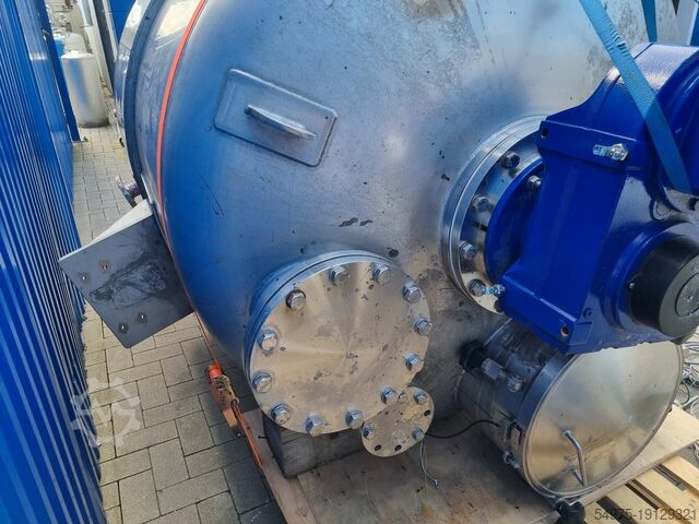 Agitator tank with double jacket