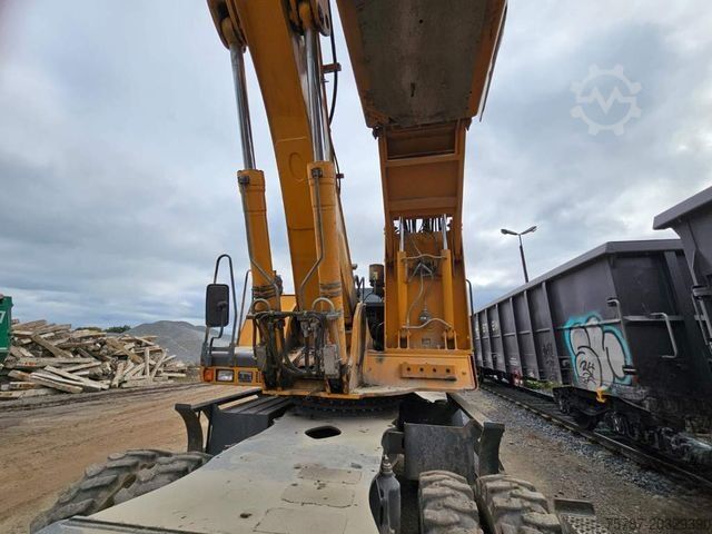 Mobile excavator LIEBHERR A 904-2 C Litronic mit fahrbarer  Kabine, Klima