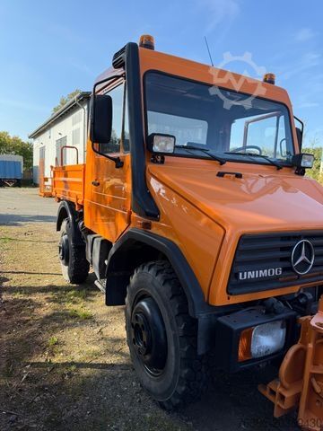 Pritschenwagen MERCEDES-BENZ Unimog U90