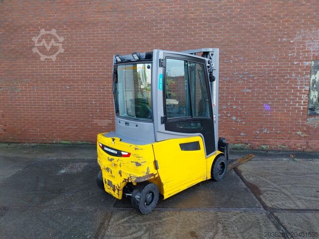 Elektro 4 Rad-Stapler Jungheinrich EFG 320