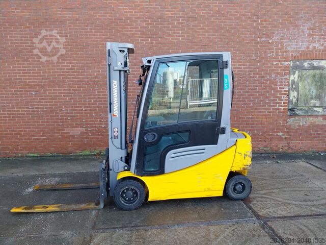 Elektro 4 Rad-Stapler Jungheinrich EFG 320