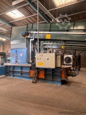 Single shaft shredder LINDNER MICROMAT 2000