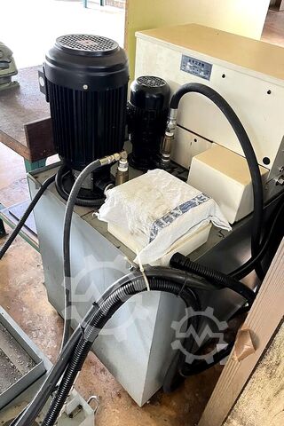 4-Achs-CNC-Bearbeitungszentrum Müga A7040