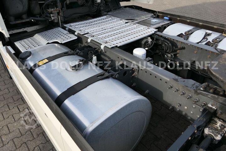 Standard tractor unit VOLVO FH 500 Globetrotter 2-Tanks Euro 6