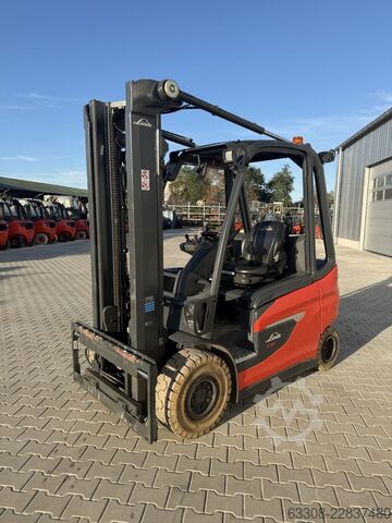 Elektro 4 Rad-Stapler Linde E30 1252