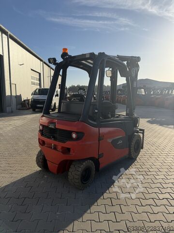 Elektro 4 Rad-Stapler Linde E30 1252