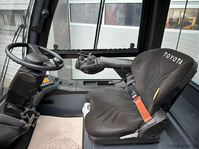 Electric 4-wheel forklift Toyota 9FBM60T - mit DREHGERÄT !!