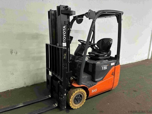 Electric 3-wheel forklift Toyota 8FBE15T - TRIPLEX 4,3 m