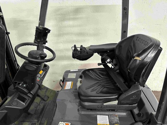Electric 3-wheel forklift Toyota 8FBE15T - TRIPLEX 4,3 m