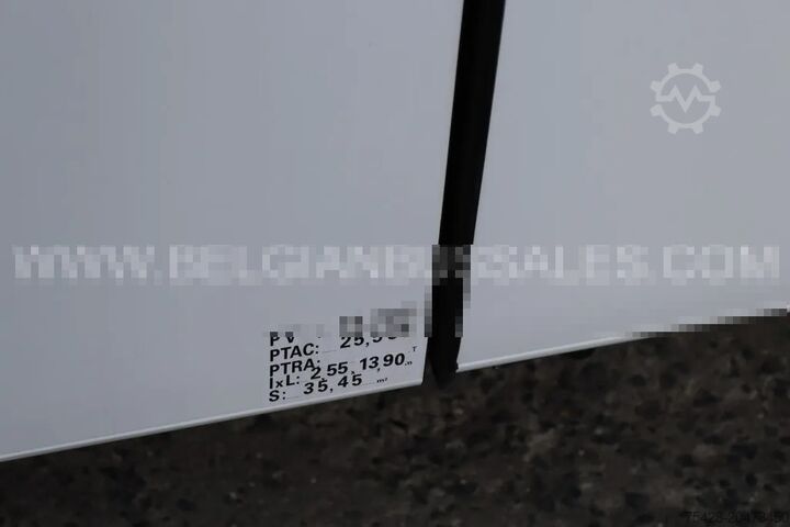 Coach MAN Lion's Coach R08 / 13.8m / USB / Full Option