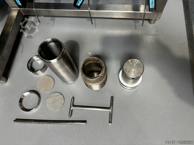 CO2 extractor SEPAREX SF 200
