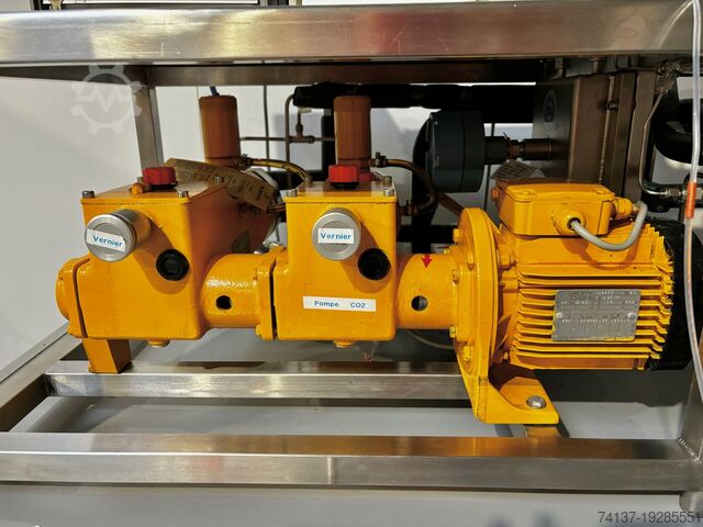 CO2 extractor SEPAREX SF 200