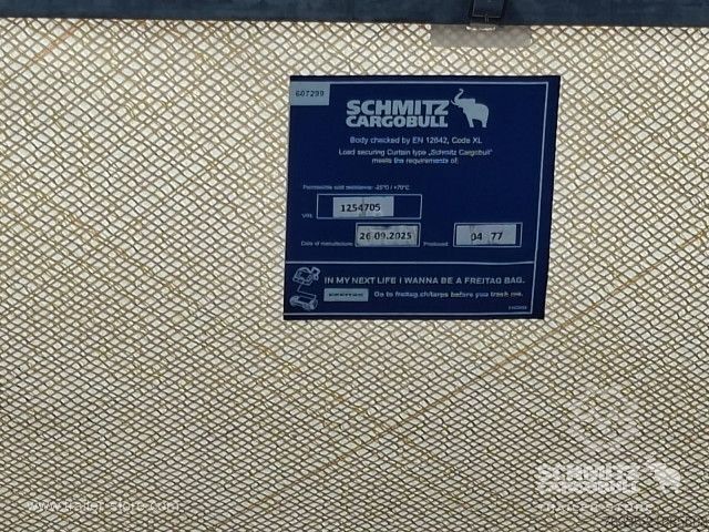Auflieger mit Pritsche & Plane Schmitz Cargobull Curtainsider Mega