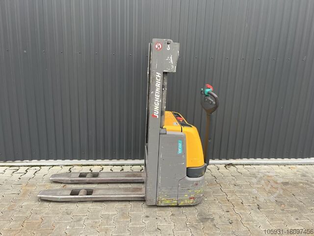 Pedestrian Stacker Jungheinrich EJC112