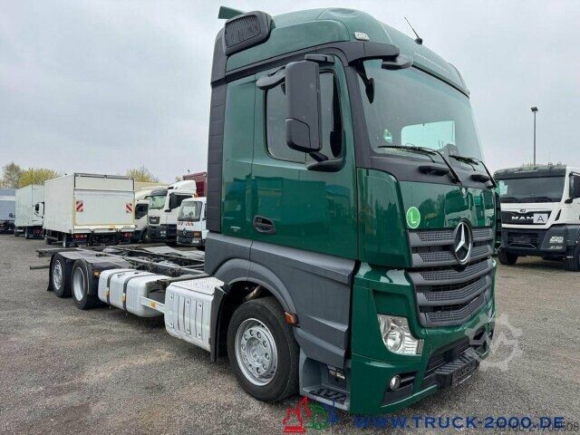 Swap body truck Mercedes-Benz Actros 2536 6x2 Mega Volumen 2 Betten + Retarder