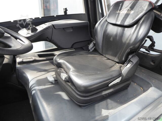 Electric 4-wheel forklift Linde E25H 01/600