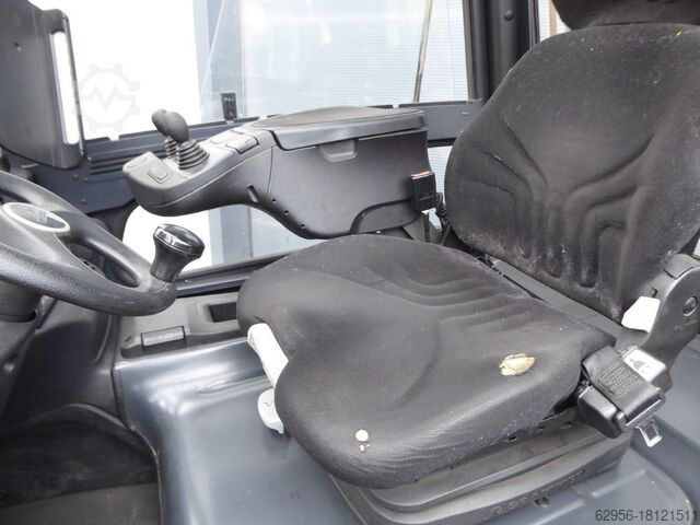 Electric 4-wheel forklift Linde E25H 01/600