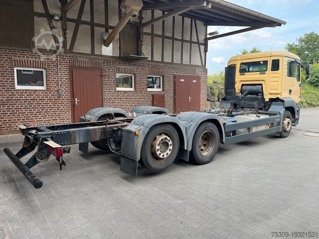 Truck chassis MAN 26.360 mit Nebenantrieb - 6x2 - 3 Achse Lenkbar