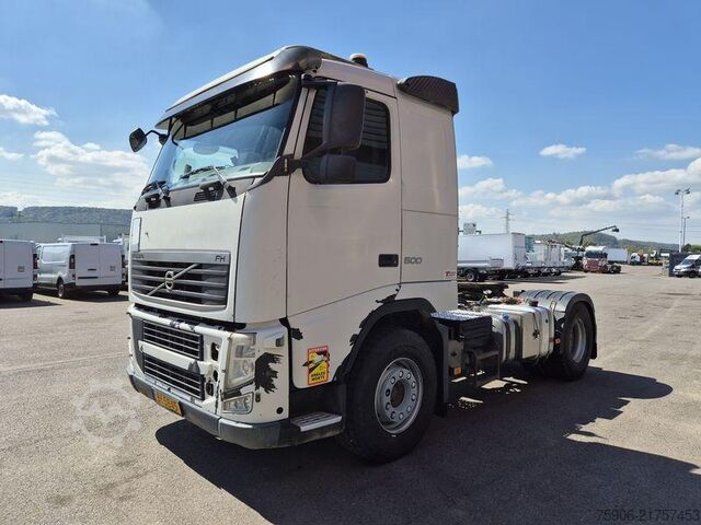 Standard tractor unit Volvo FH