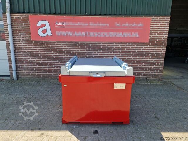 Fuel tanker  IBC Diesel tank
